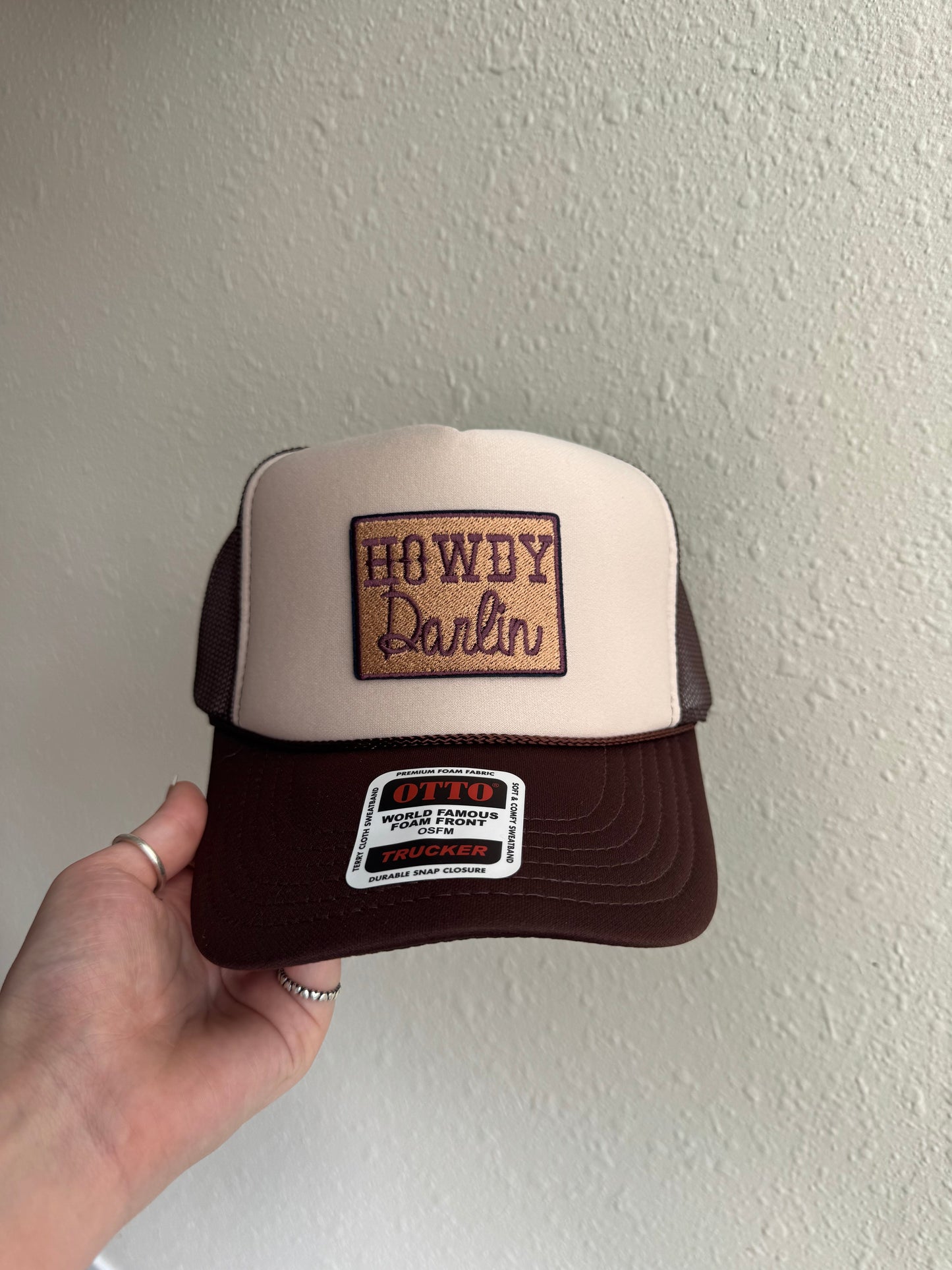 HOWDY DARLIN EMBROIDERED PATCH TRUCKER HAT